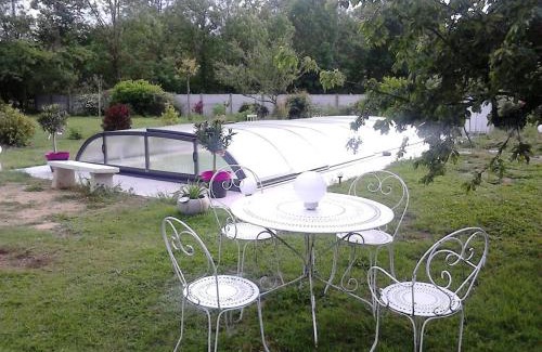 Bezenet Bed & Breakfast | Pet-Friendly La Longère des Gillettes with Ocean Views
