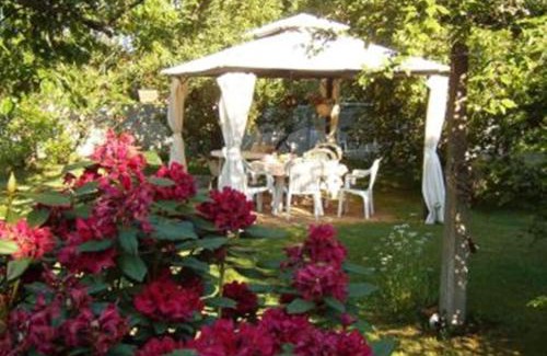 Bezenet Bed & Breakfast | Pet-Friendly La Longère des Gillettes with Ocean Views
