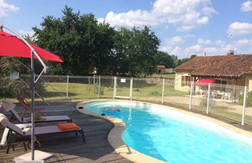 Sourzac House | Relaxing Retreat: La Longère en Périgord with Pool