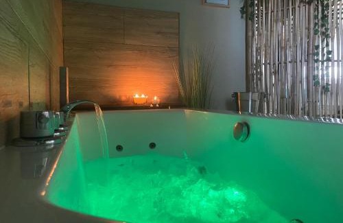 Saint-Loup Hotel | Romantic Escape at La Love - Love Room Marseille