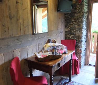 Brusson Bed & Breakfast | Relax at La Luge D'Antan Maison d'Hôtes & SPA, Rated 9.4