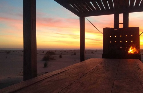 Partido de Tres Arroyos Cabin | Seaside Bliss: La Anita Beach House with Family-Friendly Perks