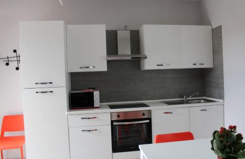 Somma Lombardo Apartment | Delightful La Luna Blu Malpensa: Pet-Friendly Retreat