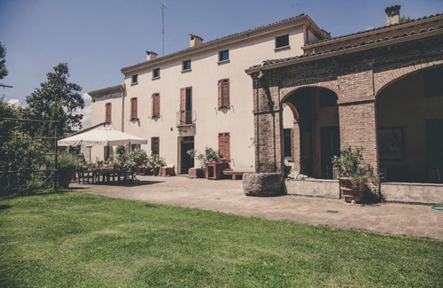 Parma House | Indulge in Coastal Bliss at La Luna nel Pozzo Hotel