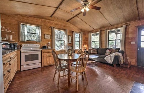 Wimberley Cabin | La Luna: Private Cabin with Hot Tub & Spectacular Views