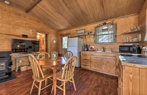 Wimberley Cabin | La Luna: Private Cabin with Hot Tub & Spectacular Views