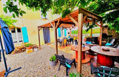 Alairac Bed & Breakfast | Oceanfront Escape at La Médéenne with Pool Access