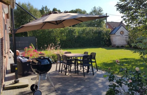 Remilly-Wirquin Cottage | Experience La Métairie: Oceanfront Cottage with Pool & Breakfast