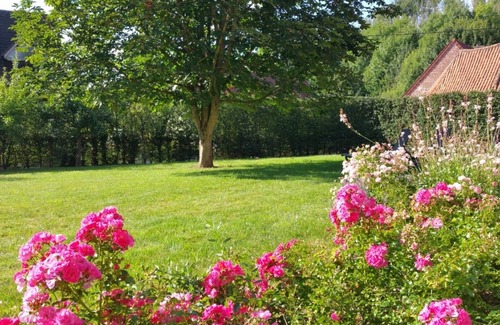 Remilly-Wirquin Cottage | Experience La Métairie: Oceanfront Cottage with Pool & Breakfast