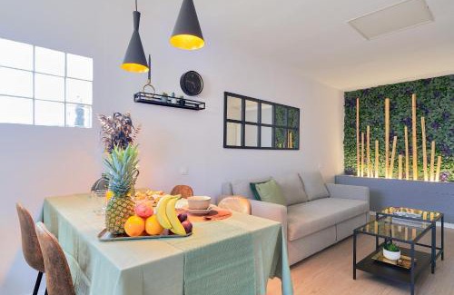 Campanillas Apartment | Guest Rated 9.3 - La Macarena Parque Tecnológico Awaits