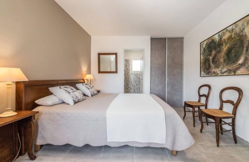 Valreas House | Indulge at La Machotte: Guest Rated 9.8 with Private Pool