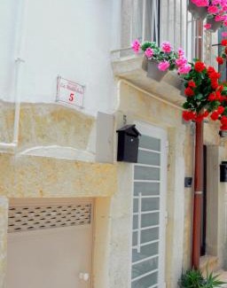 Bitetto House | La Maddalena 5: Guest Rated 10/10, Pet-Friendly Comfort