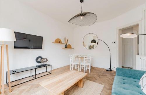 La Madeleine Apartment | Family-Friendly Stay at La Madeleine Two-Bedroom Apartment