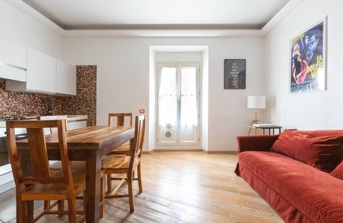 Guastalla Apartment | Discover La Madonnina: Family-Friendly Stay in Milan