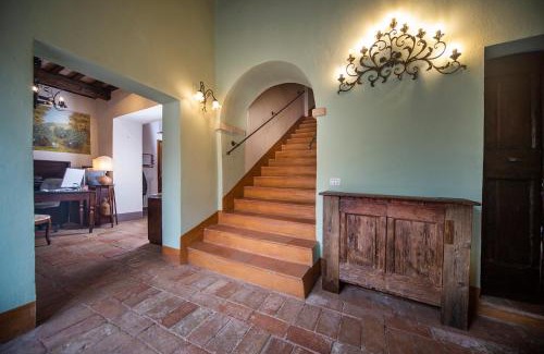 Foligno House | Discover La Maestà: 4-Star Oceanfront Retreat Awaits