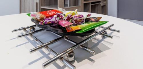 Valenciennes Apartment | Cozy La Mahana Room for 2 with Child-Friendly Amenities