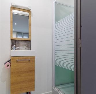 Valenciennes Apartment | Cozy La Mahana Room for 2 with Child-Friendly Amenities