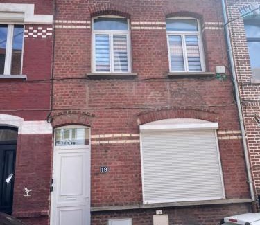 Lens Apartment | Cozy La Maison 19 Studio Near Louvre Lens - Family Friendly