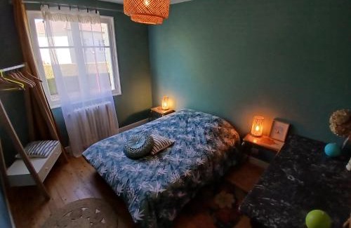 Le Vigean House | Discover La Maison aux Volets Bleus: Family-Friendly Retreat