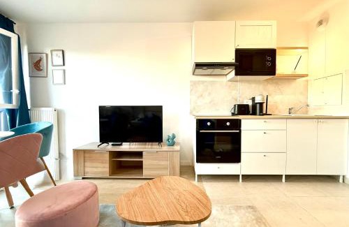 Romainville Apartment | La maison colorée proche de Paris