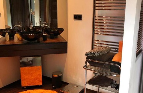 Cholet Bed & Breakfast | Experience La Maison Courtois: Guest Rated 10/10 with Pool
