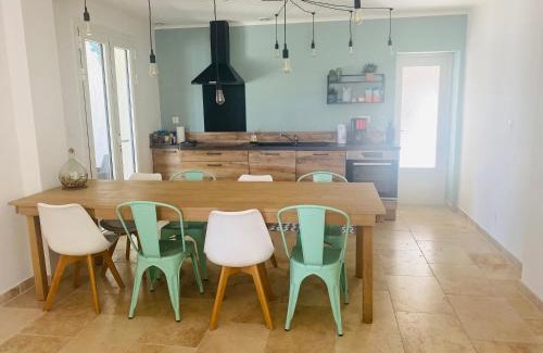 Carpentras House | Experience Oceanfront Bliss at La Maison d à côté
