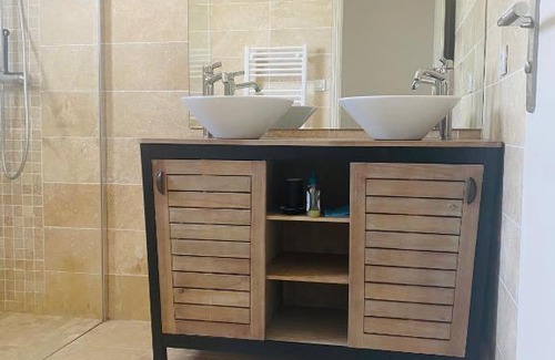 Carpentras House | Experience Oceanfront Bliss at La Maison d à côté