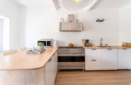 Carpentras House | Guest Rated 10/10: La Maison D'à Côté with Garden & Wi-Fi