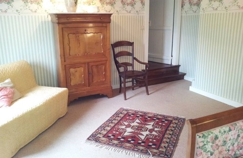 Dalhem House | Relax at LA MAISON D'ACHILLE: Cozy Homestay in Aubin