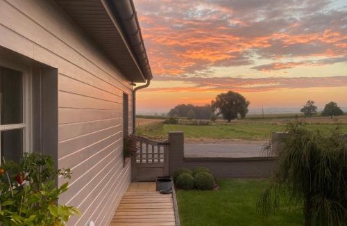 Frasnes-Lez-Anvaing Bed & Breakfast | Elegant La Maison d'Arc: Oceanfront Bliss Awaits You
