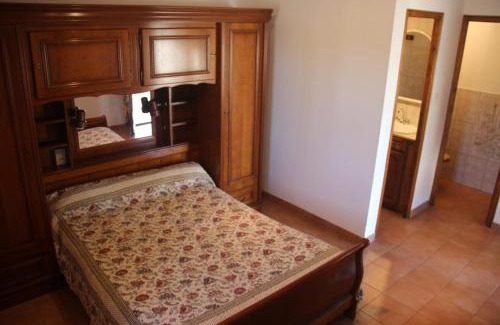 Tavernes Bed & Breakfast | Charming La Maison d'Hôtes des Ferrages: Pet Friendly Retreat