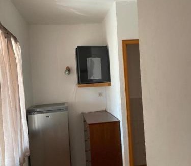 Tavernes Bed & Breakfast | Charming La Maison d'Hôtes des Ferrages: Pet Friendly Retreat