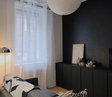 Saint-Honore - Jeanne d'Arc House | Convenient Stay at La Maison Dakoté, Steps from the City