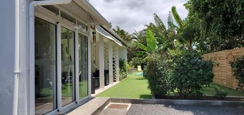Sainte-Clotilde House | Discover La Maison Dakoté: 4-Star Oceanfront Retreat