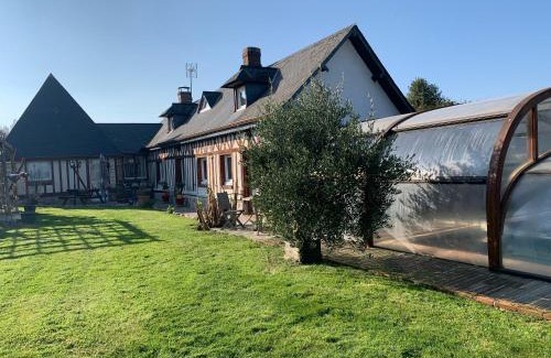 Neville House | Experience Comfort at LA MAISON DE FAMILLE with Ocean Views