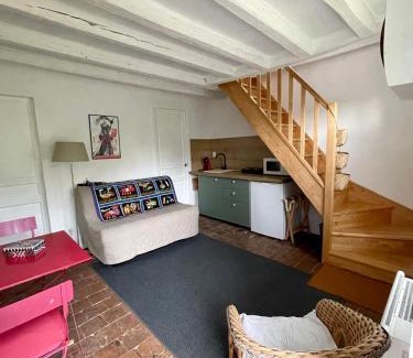 Chaise-Dieu-du-Theil House | Discover La Chambre De Maud: Rated 9/10 by Guests
