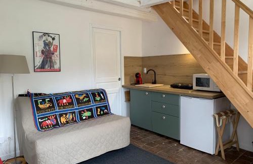 Chaise-Dieu-du-Theil House | Discover La Chambre De Maud: Rated 9/10 by Guests