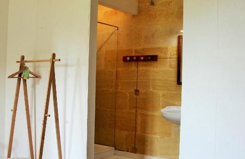 Espiet Bed & Breakfast | Discover La Maison De: Perfect for Families and Comfort Seekers