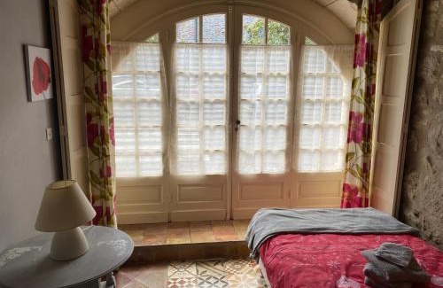 La Sauvetat-du-Dropt Apartment | Cozy La Maison De La Tour Annex: Family & Pet Friendly Stay
