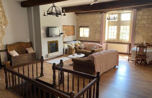 La Sauvetat-du-Dropt Apartment | Cozy La Maison De La Tour Annex: Family & Pet Friendly Stay