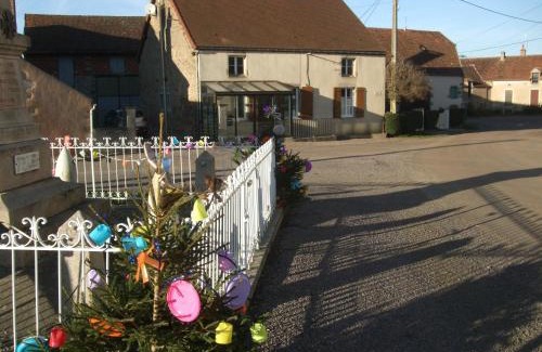 Aisy-sous-Thil House | Pet-Friendly Retreat at La Maison de Jeannot - 8.9/10 Rating