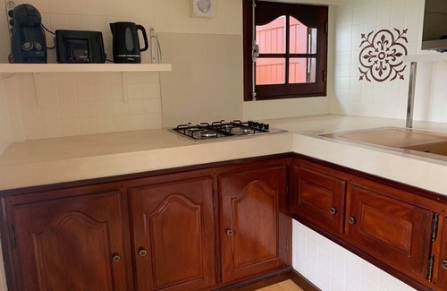 La Riviere Saint-Louis Apartment | Cozy LA MAISON DE L'ARTISTE with Private Garden Retreat