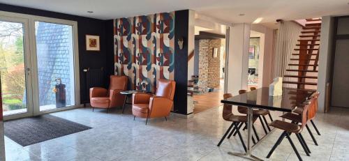 Force Bed & Breakfast | Elegant Stay at La Maison de l'Orbière with Family-Friendly Amenities