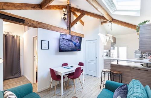 Chantilly House | Experience La Maison de la Faisanderie: Family & Pet Friendly!