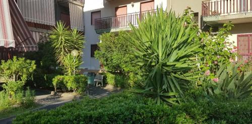 Aci San Filippo Apartment | Cozy La Maison de la Lumière: Family-Friendly Retreat