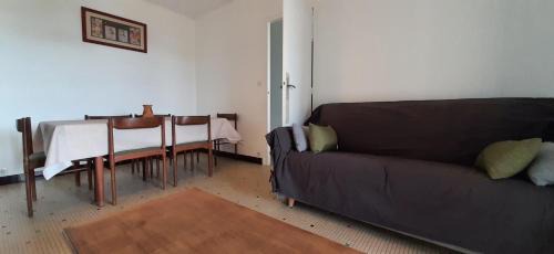 Tarnos House | Relax at La Maison de Maritxu: Beach & Forest Retreat