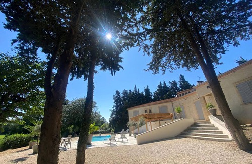 Arles House | Discover Comfort at La Maison de Marius with Pool & Spa