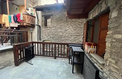 Nus Apartment | Discover La Maison de Nus: Pet-Friendly Retreat with Great Reviews