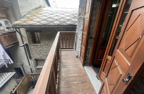 Nus Apartment | Discover La Maison de Nus: Pet-Friendly Retreat with Great Reviews