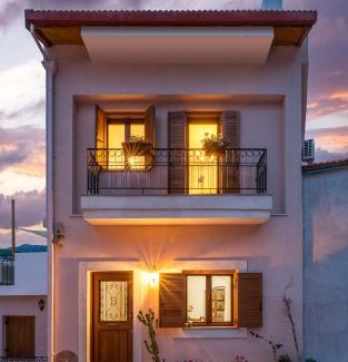 Choumeriakos Villa | Discover La Maison de Penelope: Oceanfront Bliss Awaits